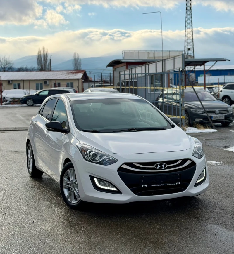 Hyundai I30 1.6i Edition Facelift Led Кожа-Нави-Камера, снимка 2 - Автомобили и джипове - 53036471