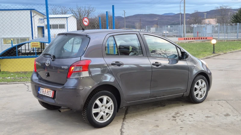 Toyota Yaris 1.3i* 100К.С* ФЕЙСЛИФТ* ЕВРО5* ГЕРМАНИЯ, снимка 6 - Автомобили и джипове - 53076681
