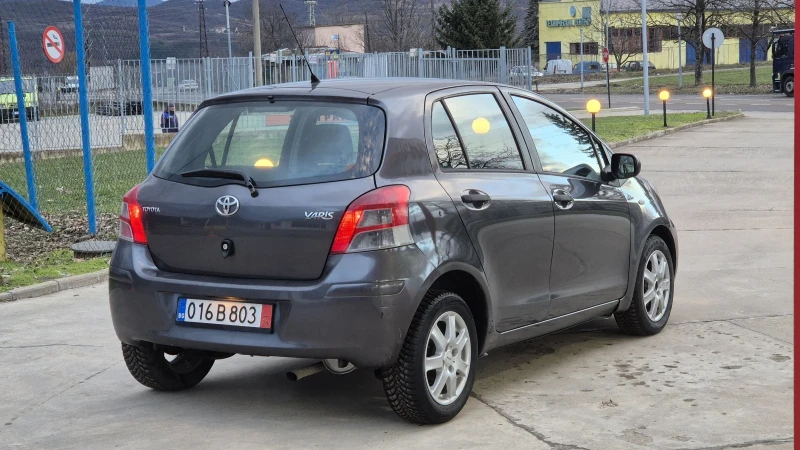 Toyota Yaris 1.3i* 100К.С* ФЕЙСЛИФТ* ЕВРО5* ГЕРМАНИЯ, снимка 11 - Автомобили и джипове - 53076681
