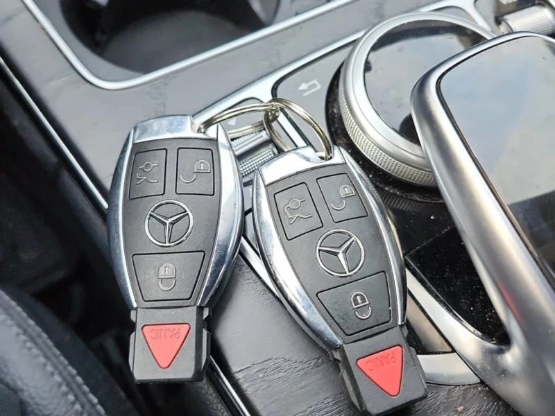 Mercedes-Benz C 300 * CARFAX * , снимка 8 - Автомобили и джипове - 53275556