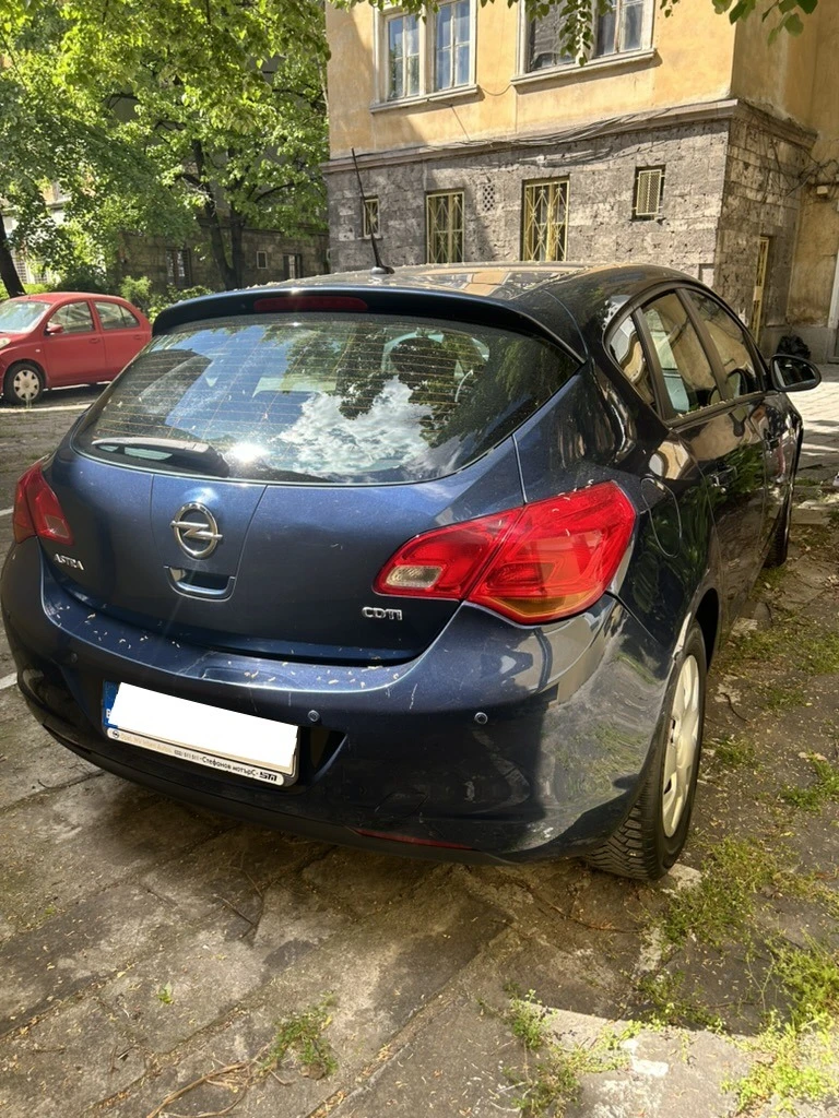 Opel Astra J 1.7 CDTI, снимка 3 - Автомобили и джипове - 46890645