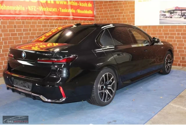 BMW 740 d/xDrive/286HP/M-SPORT/SKY-LOUNGE/B&W/360/MEM/860g, снимка 6 - Автомобили и джипове - 53680531