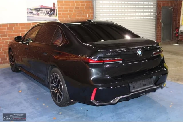 BMW 740 d/xDrive/286HP/M-SPORT/SKY-LOUNGE/B&W/360/MEM/860g, снимка 3 - Автомобили и джипове - 53680531