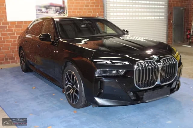 BMW 740 d/xDrive/286HP/M-SPORT/SKY-LOUNGE/B&W/360/MEM/860g, снимка 4 - Автомобили и джипове - 53680531