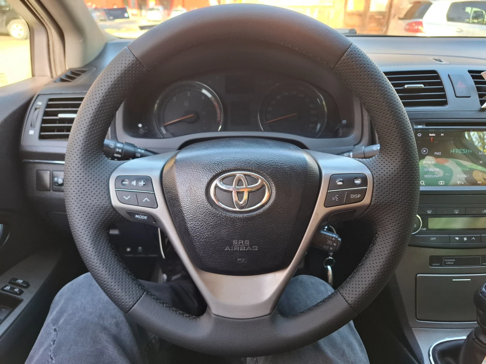 Toyota Avensis 2.0D4D 126 k.c. - изображение 9