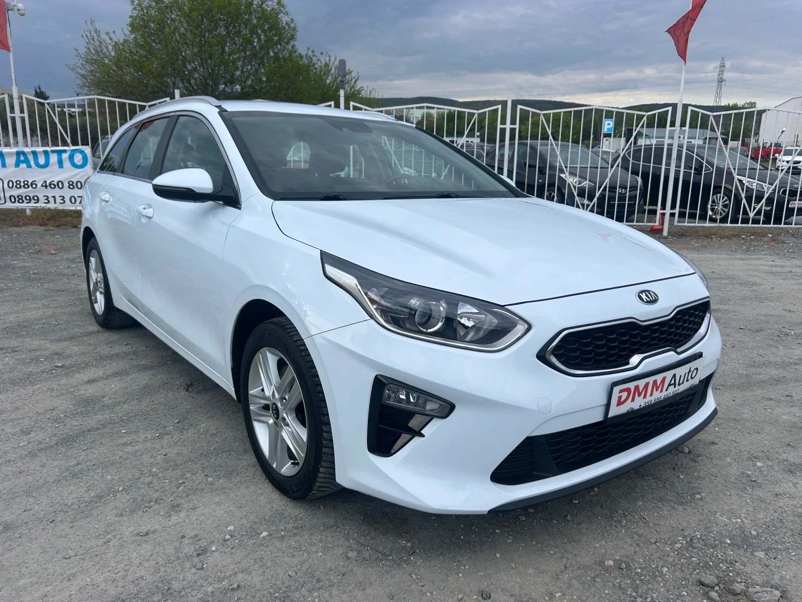 Kia Ceed 1.6 CRDI / НАВИГАЦИЯ / КАМЕРА / ЕВРО6+  - изображение 3