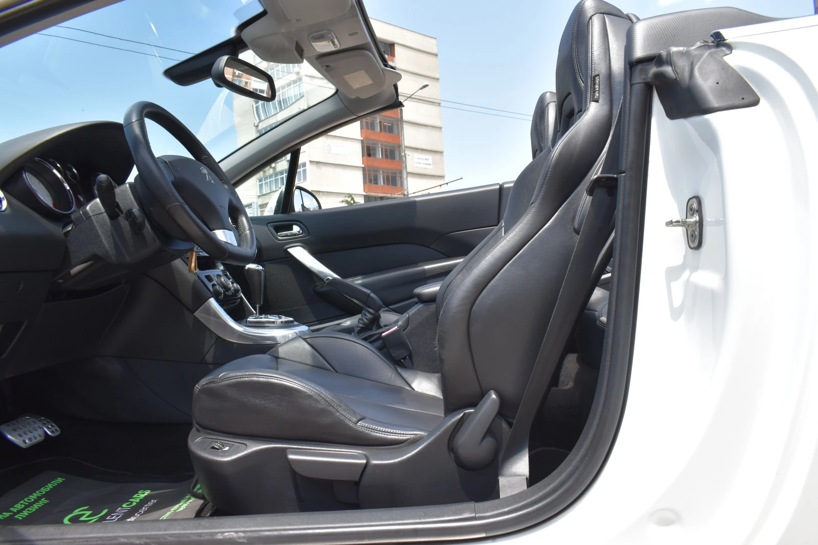 Peugeot 308 CONVERTIBLE* SWISS* WHITE-PEARL - изображение 10