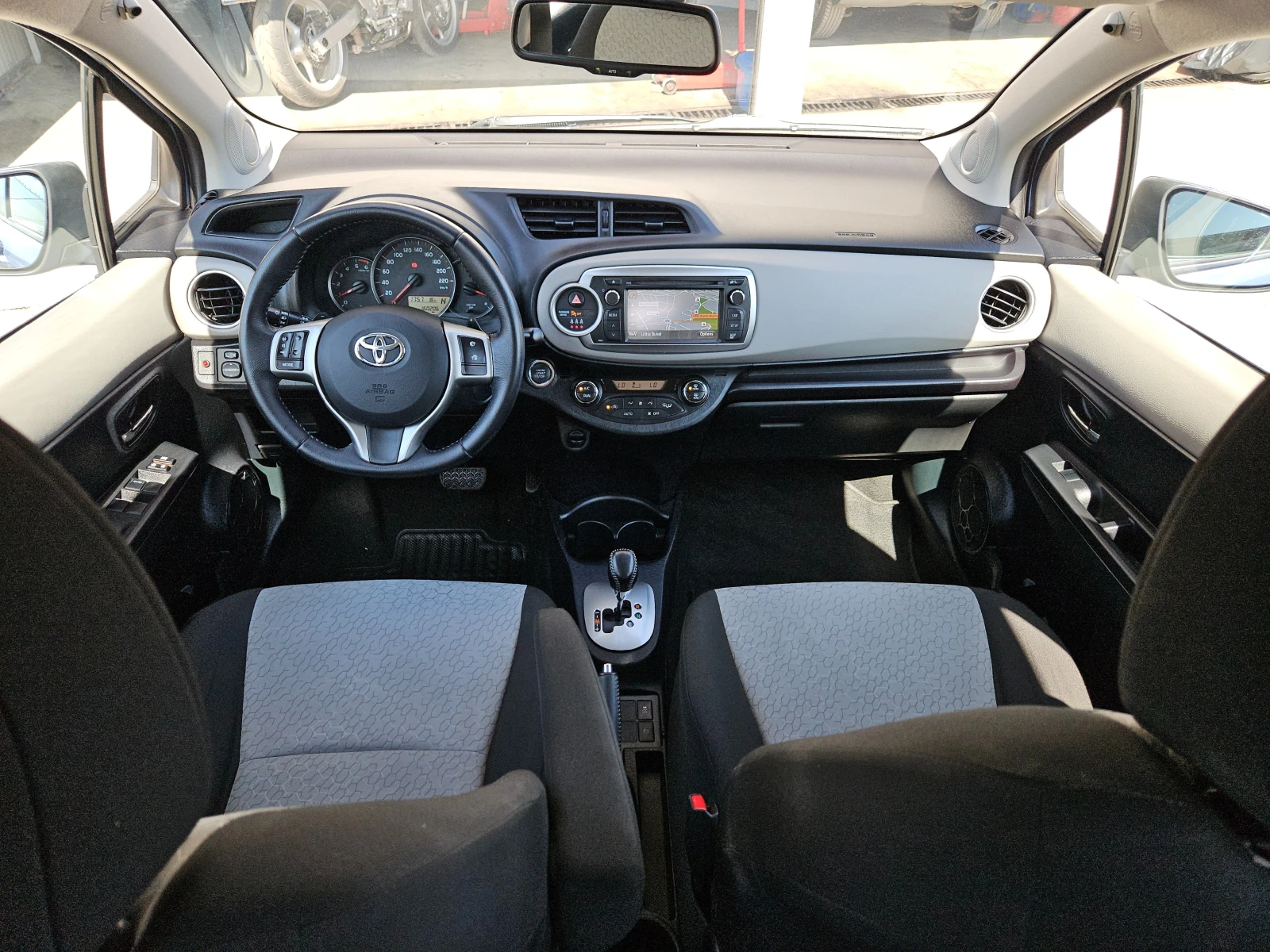 Toyota Yaris 1.4D4D/90к.с./КАМЕРА/NAVI/БЛУТУТ/EURO 5B/ТОП - изображение 10