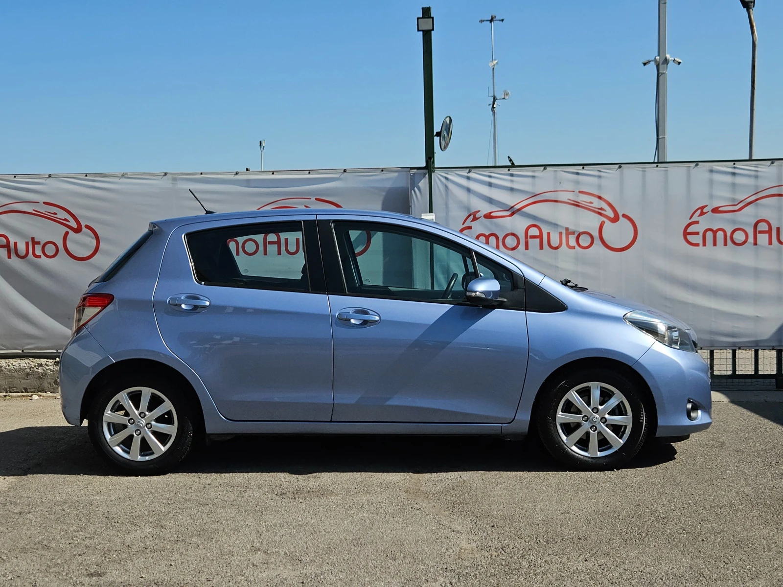 Toyota Yaris 1.4D4D/90к.с./КАМЕРА/NAVI/БЛУТУТ/EURO 5B/ТОП - изображение 2