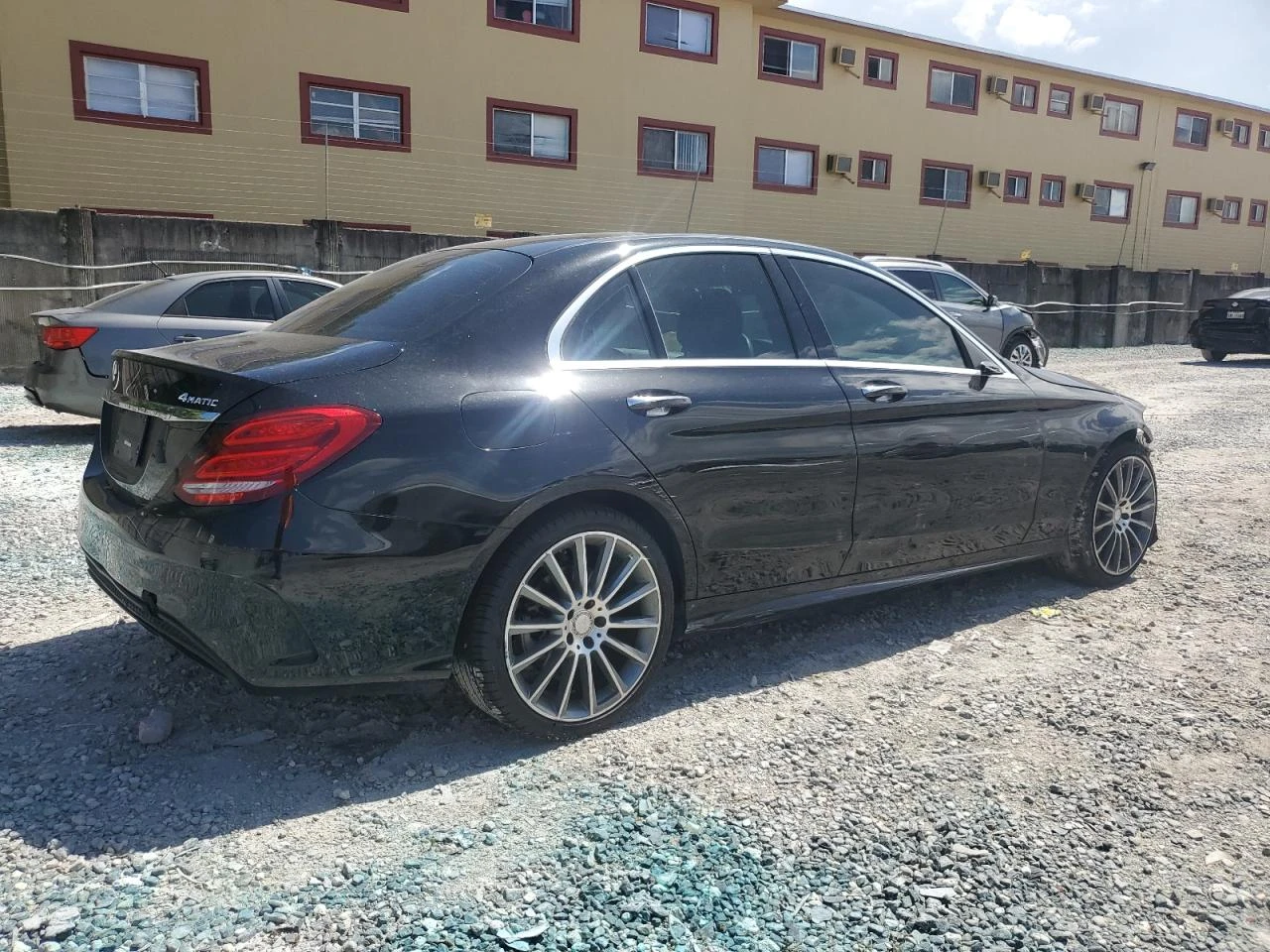 Mercedes-Benz C 400 4MATIC AMG* Burmester* Keyless* Камера - изображение 3