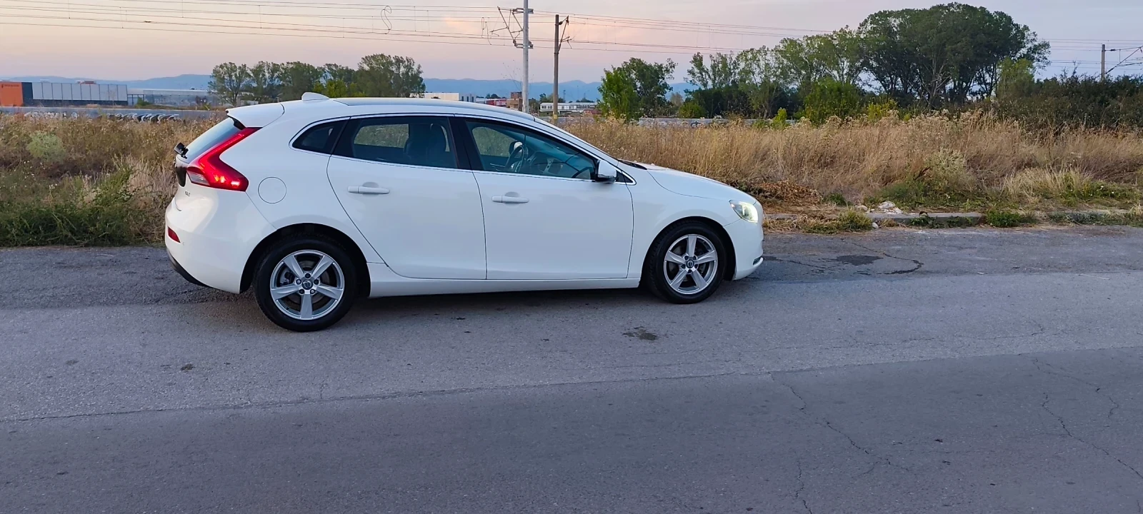 Volvo V40 1.6 D | Mobile.bg   11