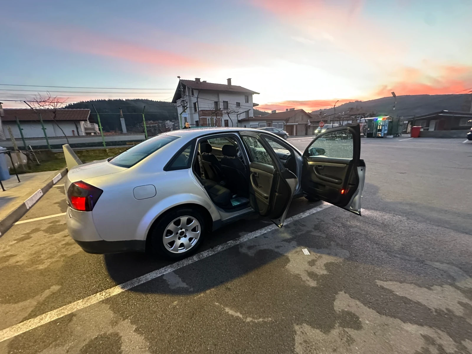 Audi A4, снимка 4 - Автомобили и джипове - 53331513