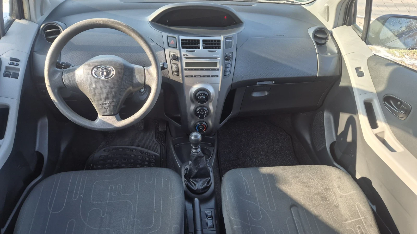 Toyota Yaris 1.3i* 100�.�* ��������* ����5* �������� | Mobile.bg � ����������� 16