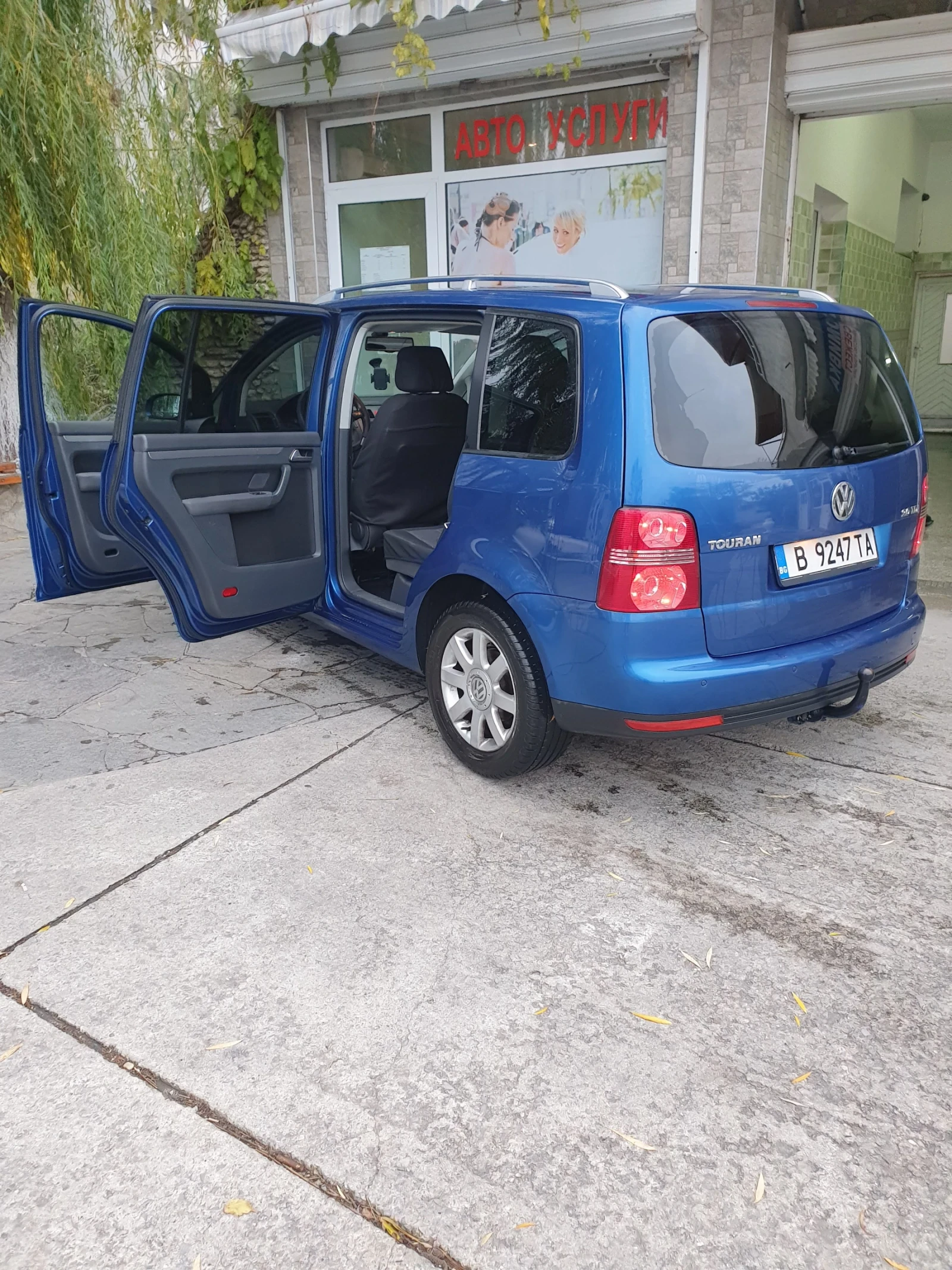 VW Touran, снимка 7 - Автомобили и джипове - 54067593