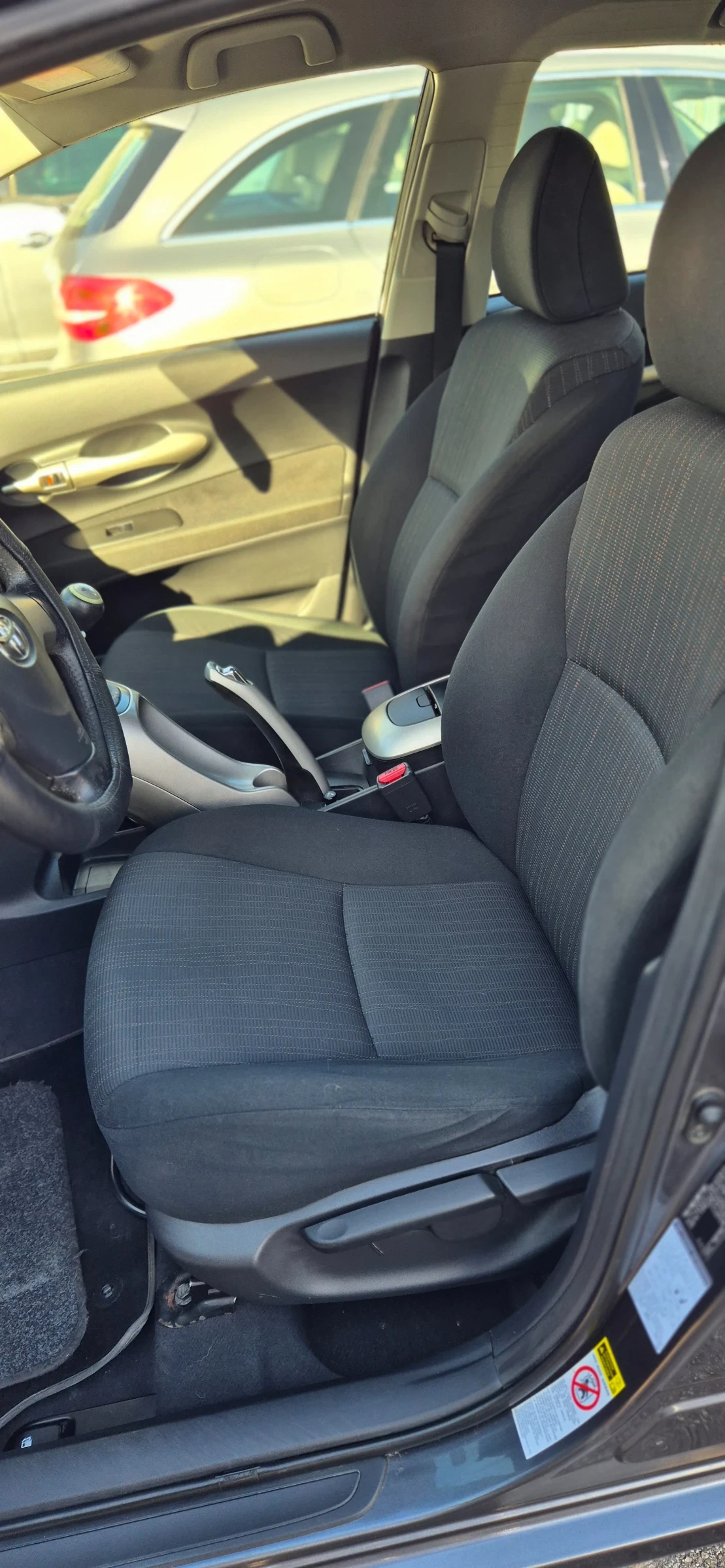 Toyota Auris 1.4i* NAVI, снимка 7 - Автомобили и джипове - 54139108