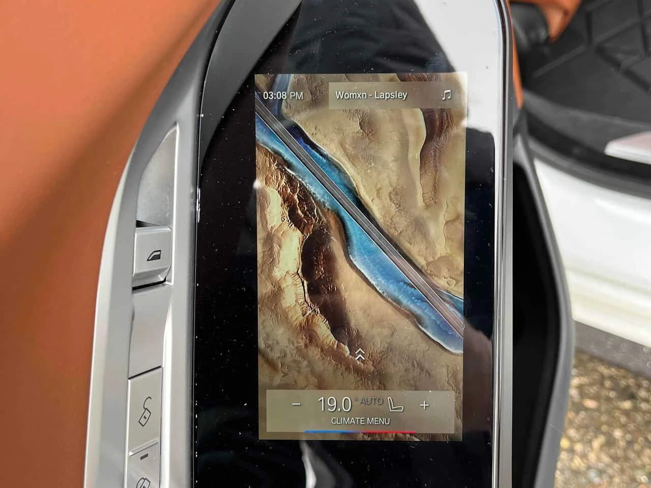 BMW i7 xDrive60| BOWERS & WILKINS| SKY LOUNGE| 2 КЛЮЧА| , снимка 10 - Автомобили и джипове - 54234328