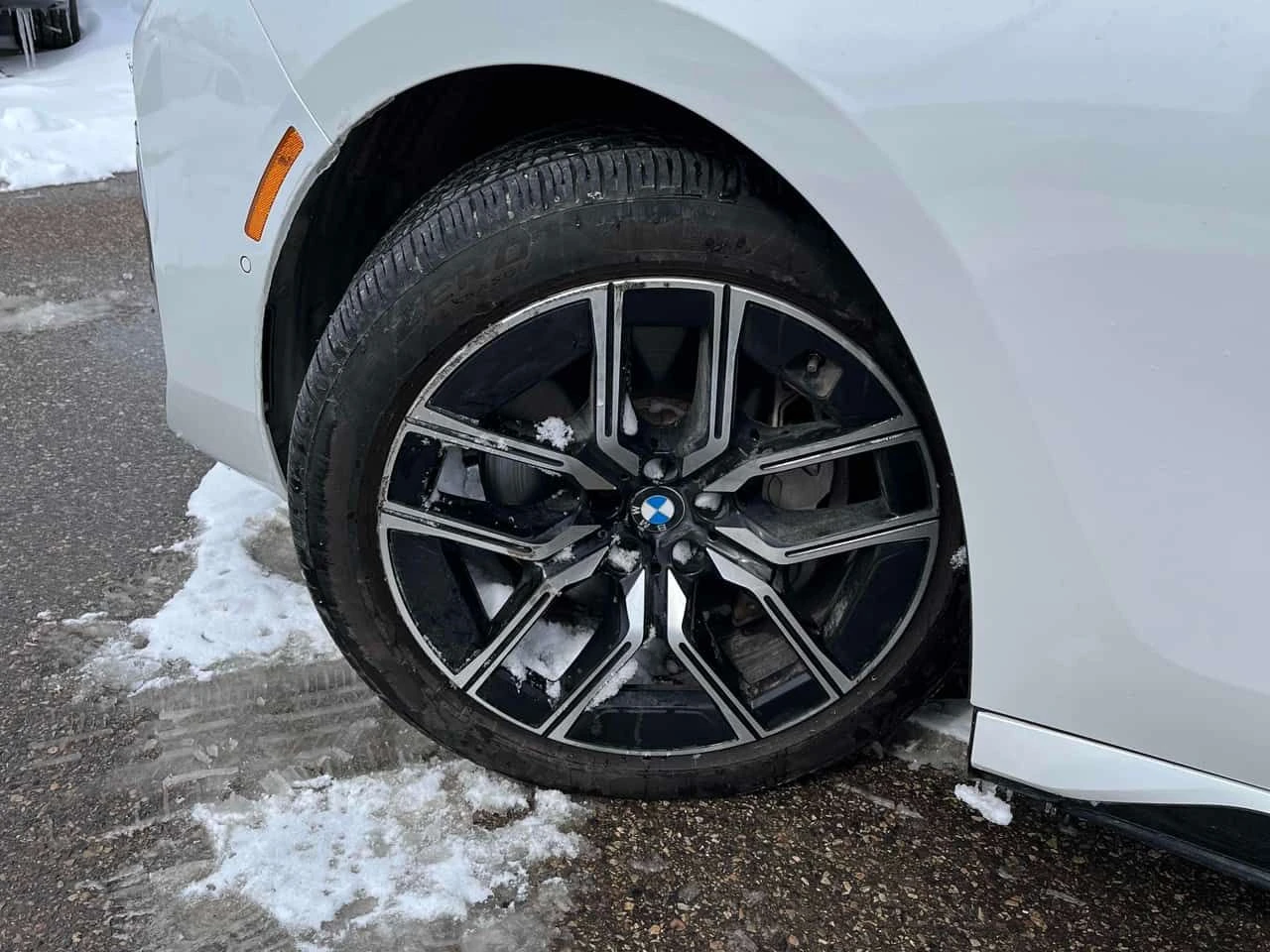 BMW i7 xDrive60| BOWERS & WILKINS| SKY LOUNGE| 2 КЛЮЧА| , снимка 6 - Автомобили и джипове - 54234328