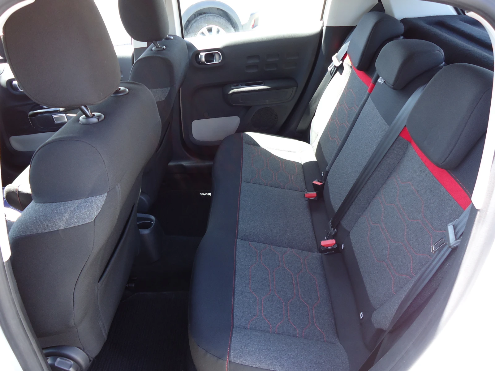 Citroen C3 1.5 BlueHDI 102 к.с., снимка 9 - Автомобили и джипове - 54332058