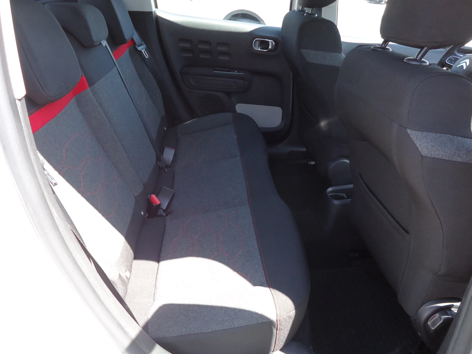 Citroen C3 1.5 BlueHDI 102 к.с., снимка 11 - Автомобили и джипове - 54332058