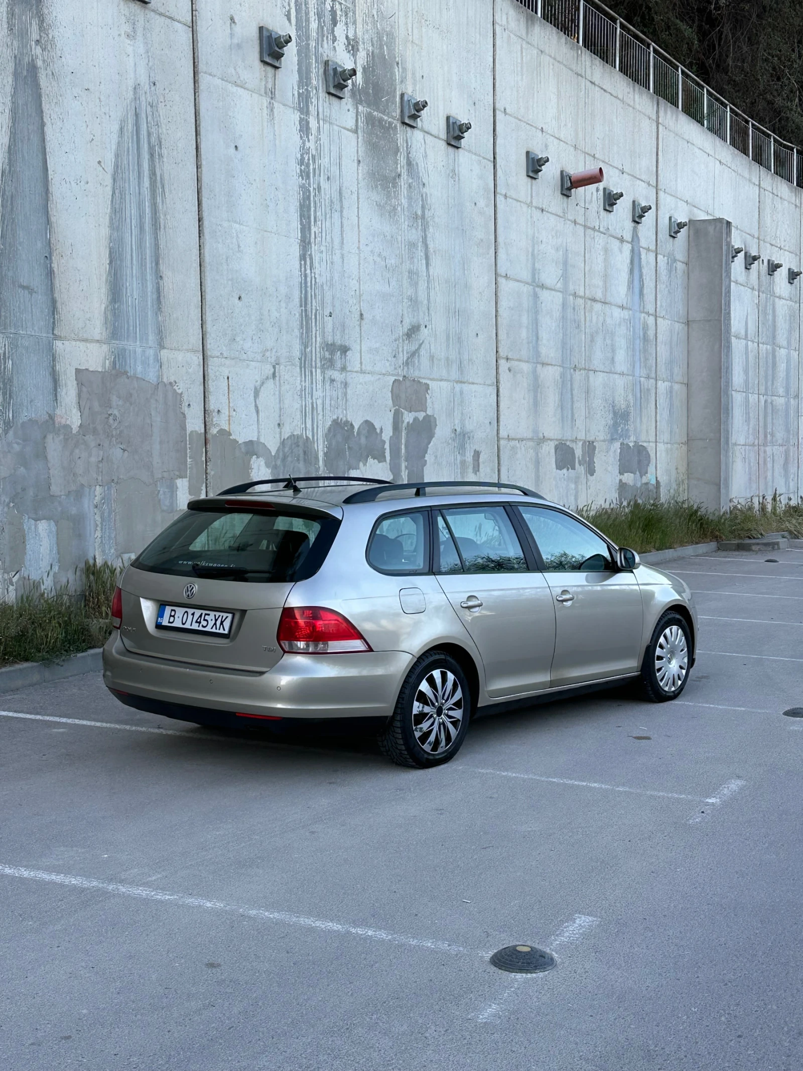 VW Golf Variant 1.9 TDI, снимка 5 - Автомобили и джипове - 54348033