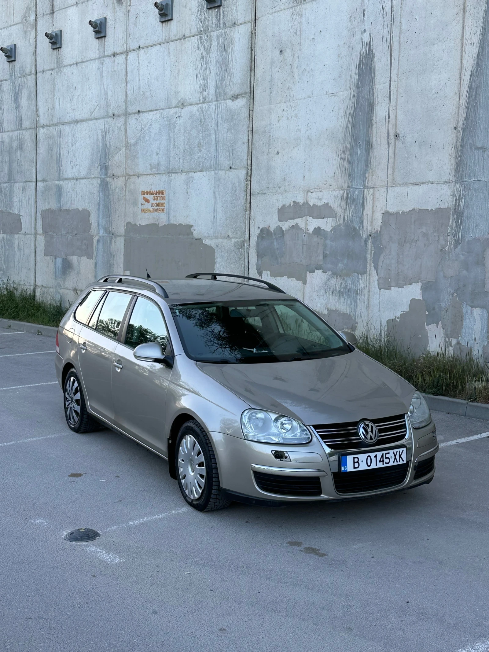 VW Golf Variant 1.9 TDI, снимка 2 - Автомобили и джипове - 54348033