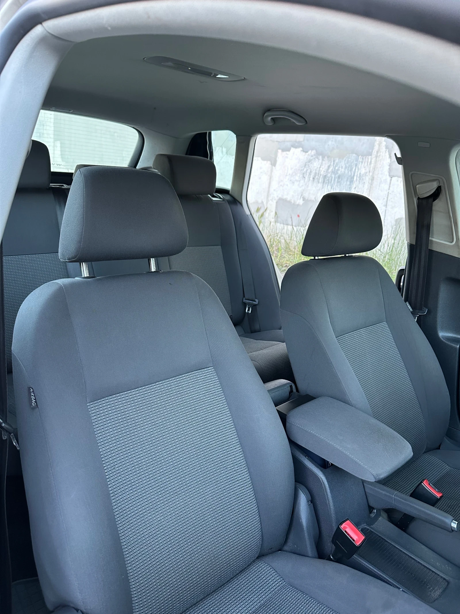 VW Golf Variant 1.9 TDI, снимка 10 - Автомобили и джипове - 54348033