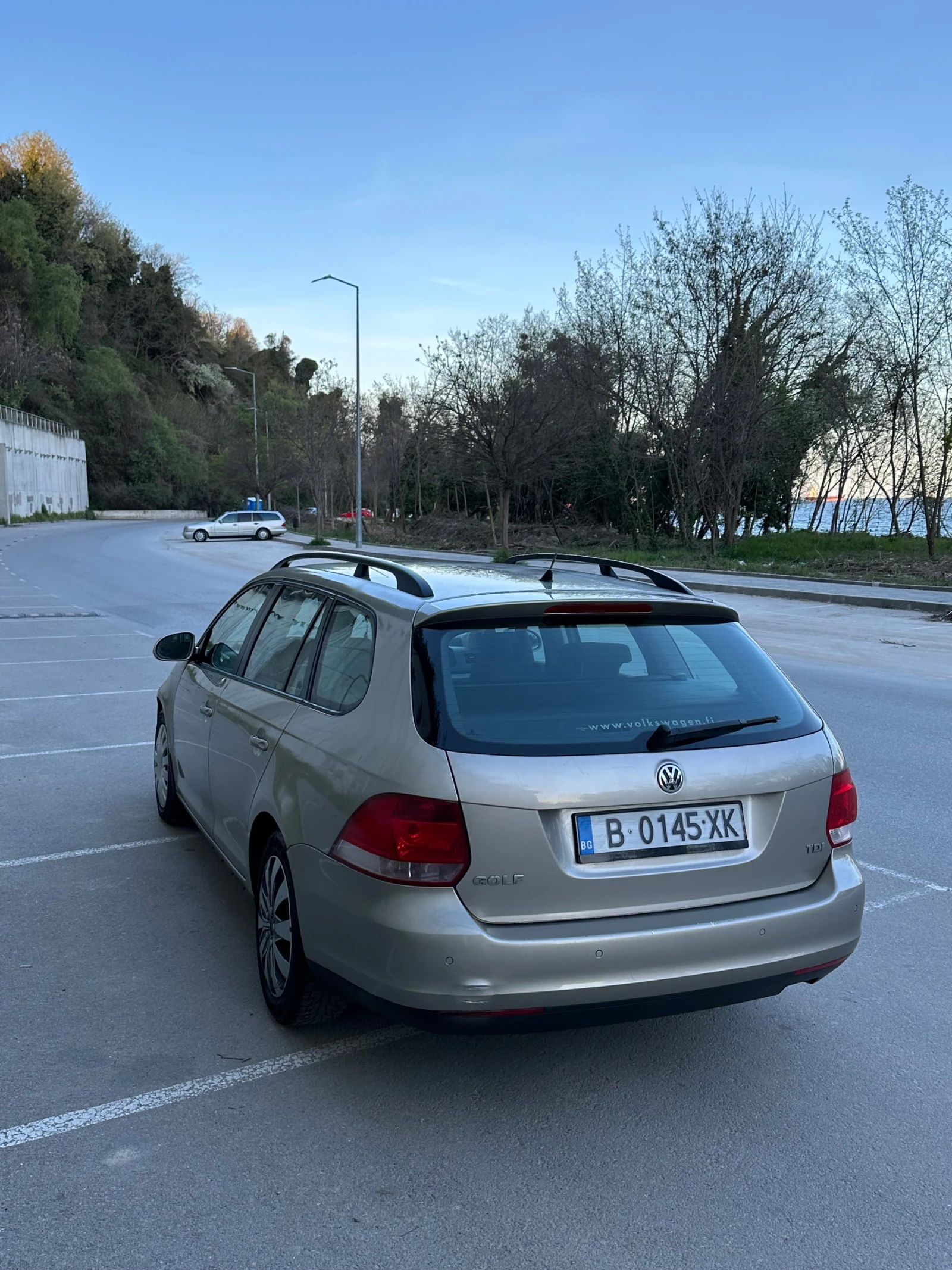 VW Golf Variant 1.9 TDI, снимка 7 - Автомобили и джипове - 54348033