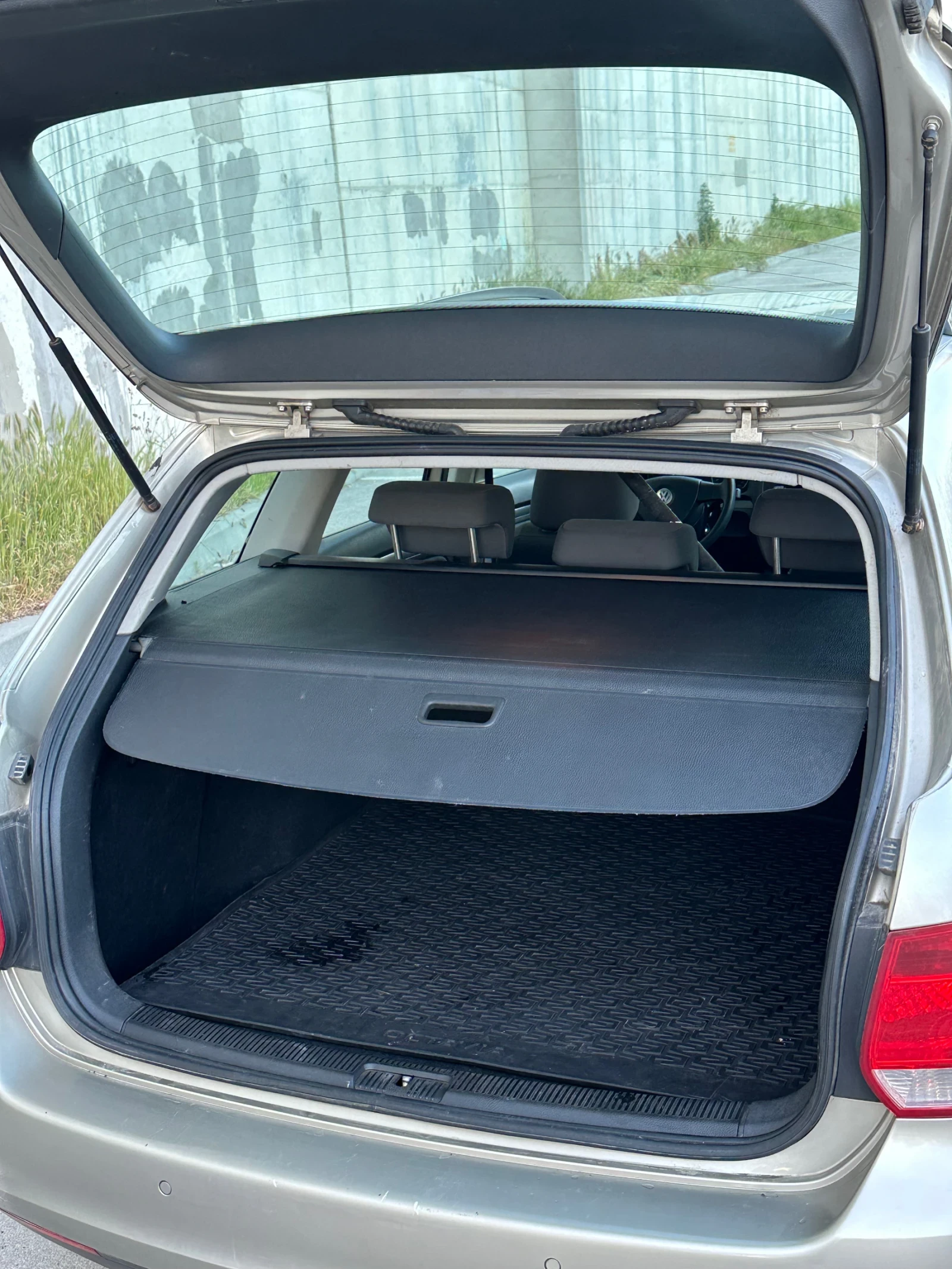 VW Golf Variant 1.9 TDI, снимка 12 - Автомобили и джипове - 54348033