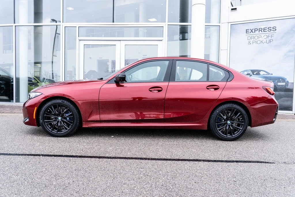 BMW 330 xDrive* AвтоКредит * (ЦЕНА ДО БГ), снимка 2 - Автомобили и джипове - 54428331