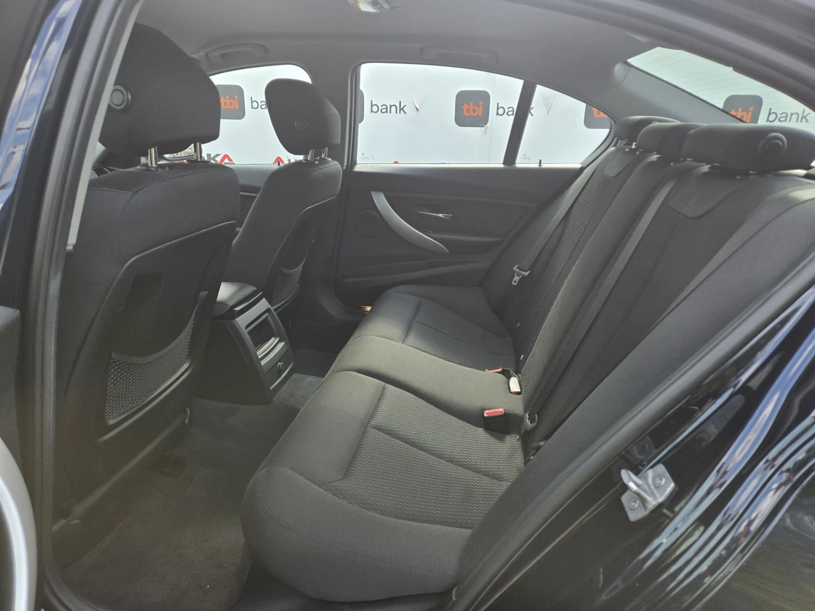 BMW 320 2.0D-190кс= АВТОМАТ= 67.000КМ= 4х4= DISTRONIC= CAM, снимка 9 - Автомобили и джипове - 54610635