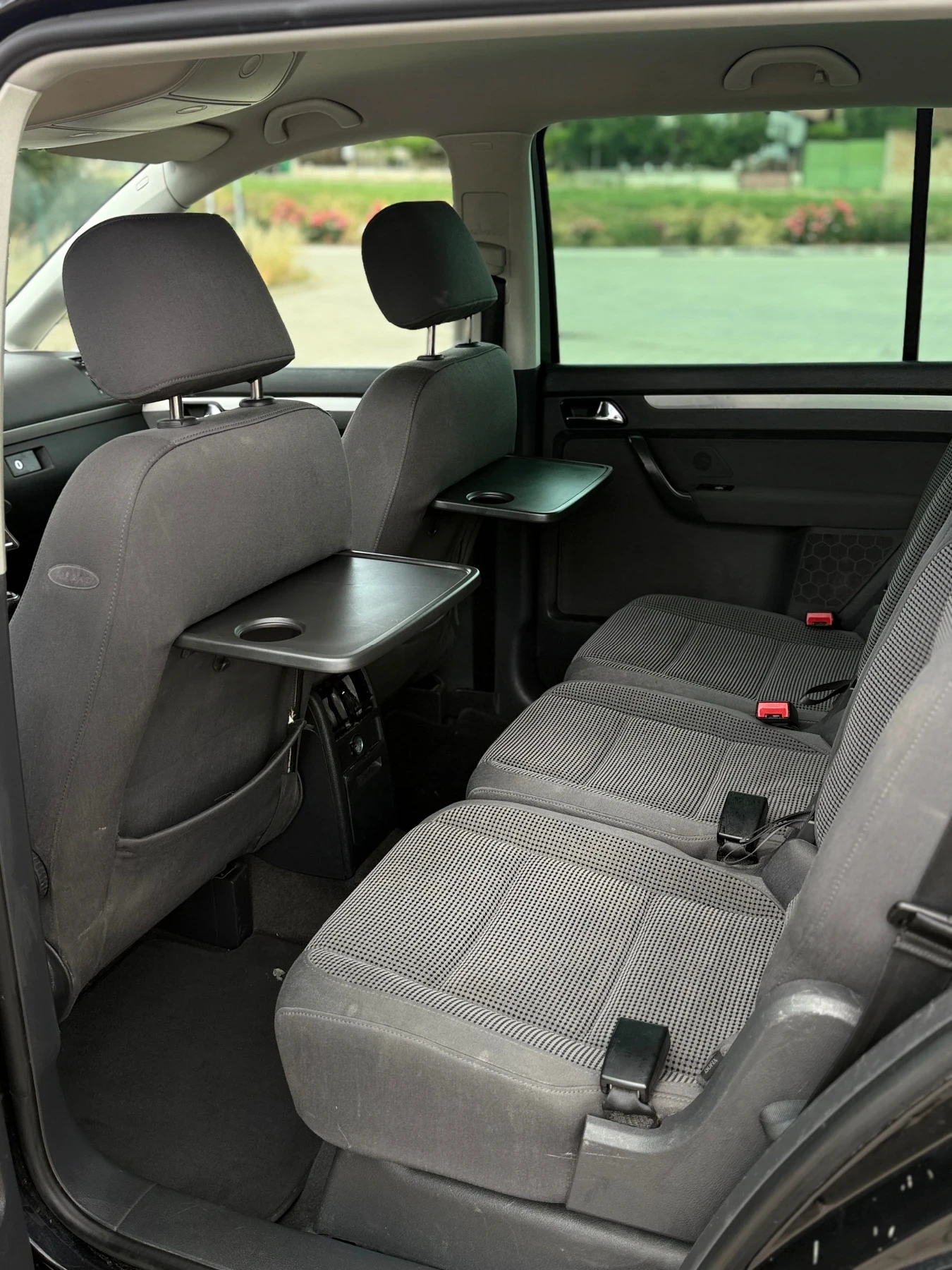 VW Touran 2.0 136 AZV 6 скорости 7 места, снимка 7 - Автомобили и джипове - 54883745
