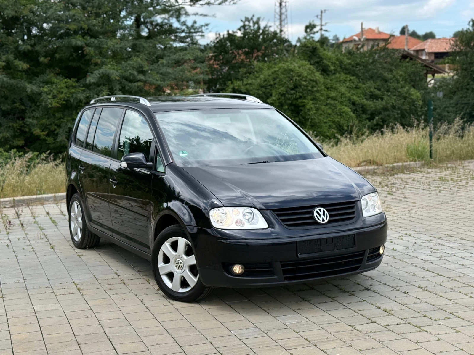 VW Touran 2.0 136 AZV 6 скорости 7 места, снимка 2 - Автомобили и джипове - 54883745