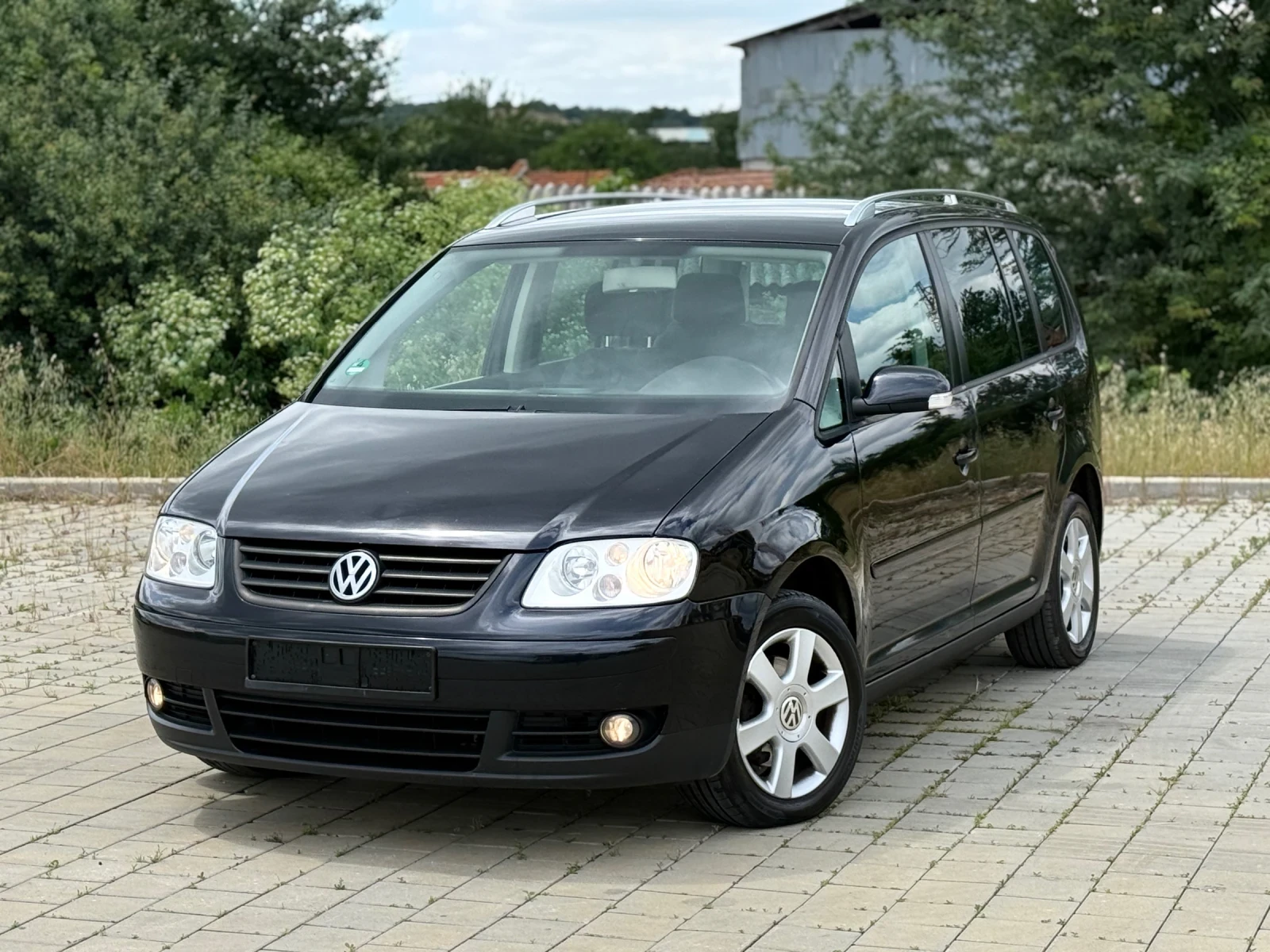 VW Touran 2.0 136 AZV 6 скорости 7 места, снимка 3 - Автомобили и джипове - 54883745