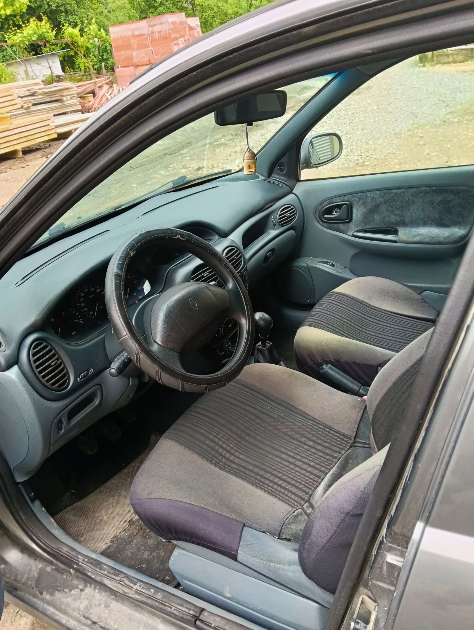 Renault Megane, снимка 10 - Автомобили и джипове - 54894559