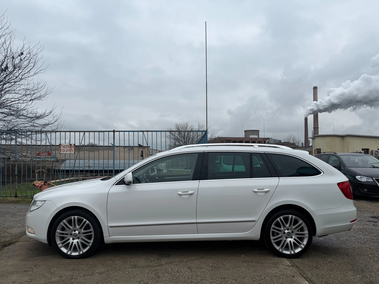 Skoda Superb 2.0 TDI 4x4 KEYLESS, снимка 8 - Автомобили и джипове - 55559676