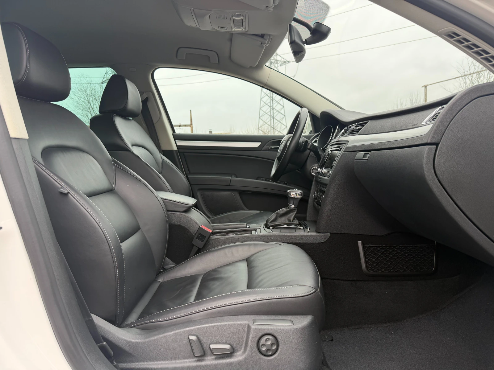 Skoda Superb 2.0 TDI 4x4 KEYLESS, снимка 11 - Автомобили и джипове - 55559676