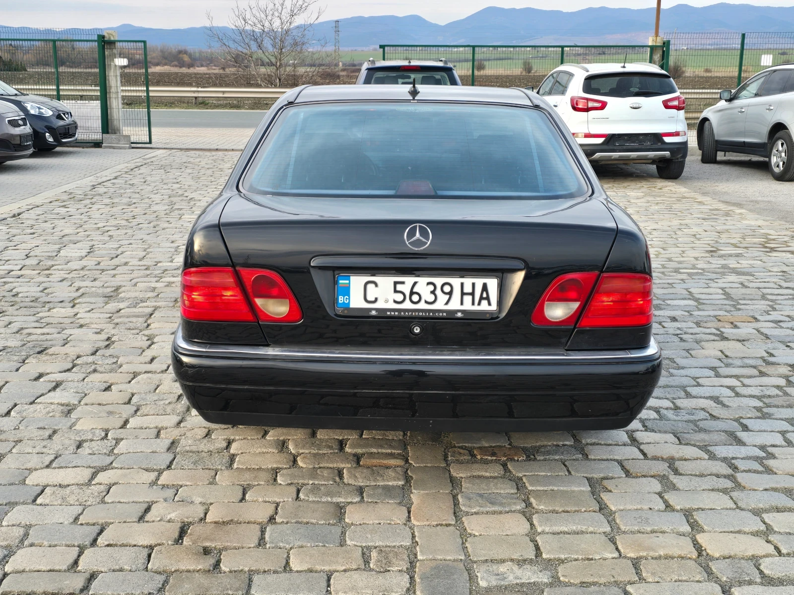 Mercedes-Benz E 300 D АВТОМАТИК ТОП СЪСТОЯНИЕ, снимка 7 - Автомобили и джипове - 55565732