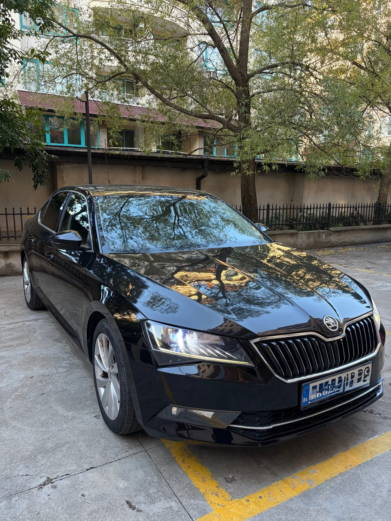 Skoda Superb 2.0 TDI, снимка 5 - Автомобили и джипове - 55606112