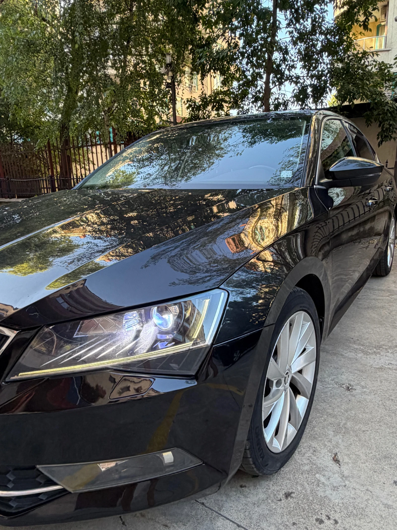 Skoda Superb 2.0 TDI, снимка 7 - Автомобили и джипове - 55606112