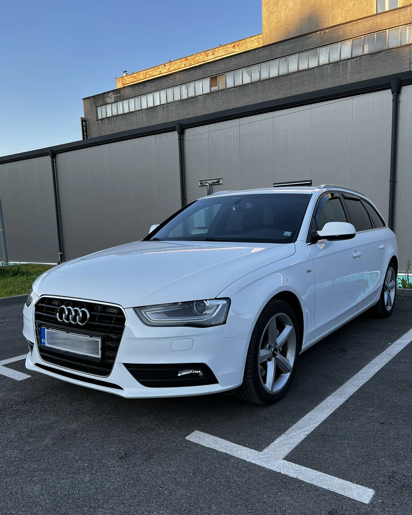Audi A4 2.0, снимка 3 - Автомобили и джипове - 55849478