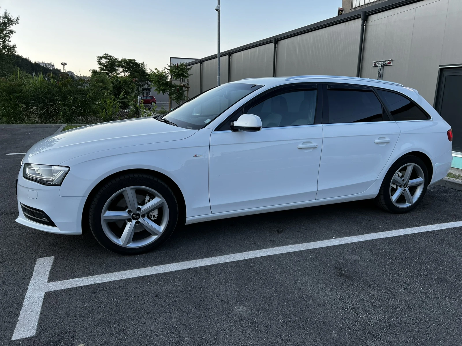 Audi A4 2.0, снимка 4 - Автомобили и джипове - 55849478