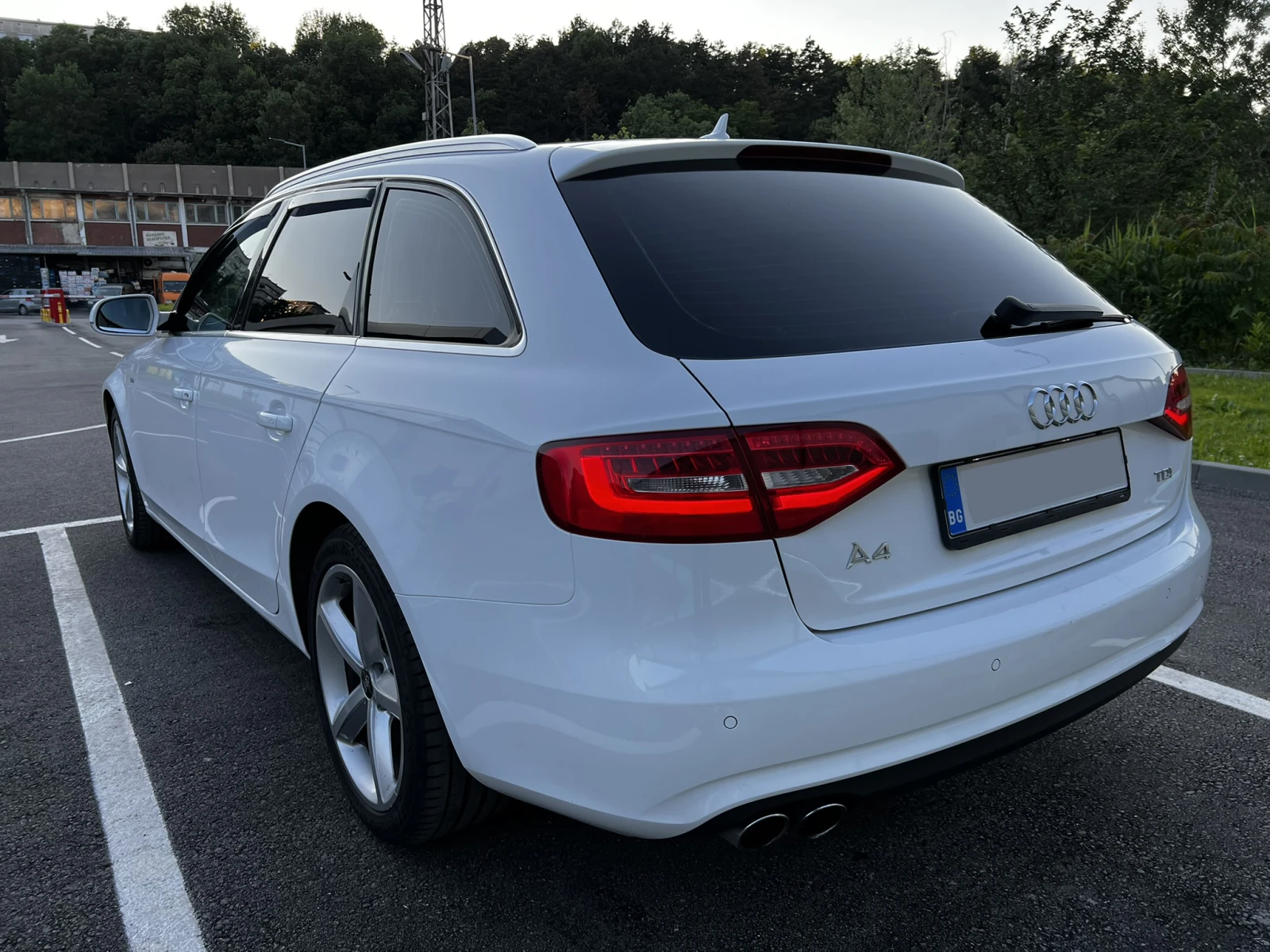 Audi A4 2.0, снимка 6 - Автомобили и джипове - 55849478