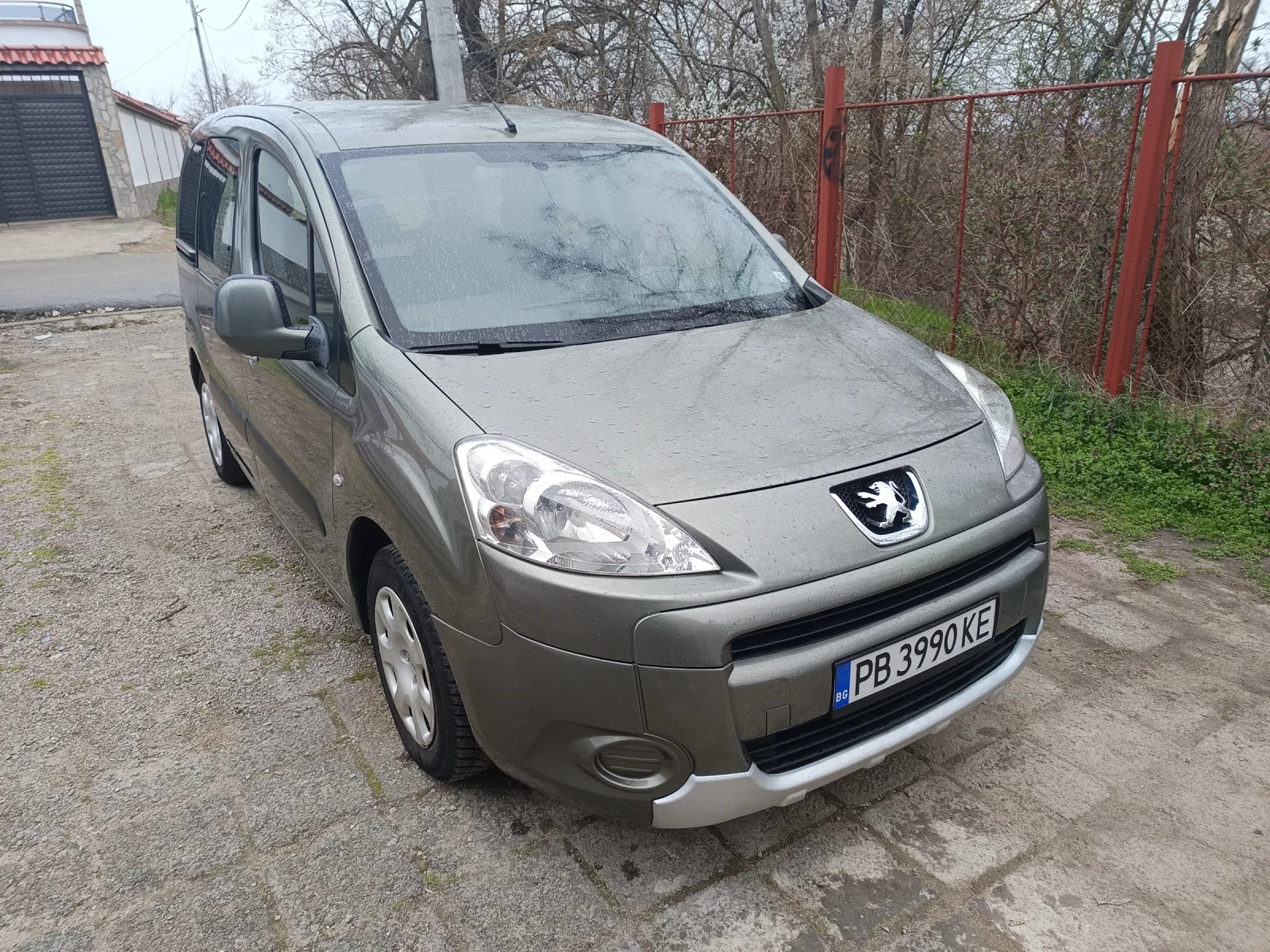 Peugeot Partner 1.6i Tepee, снимка 2 - Автомобили и джипове - 56311863