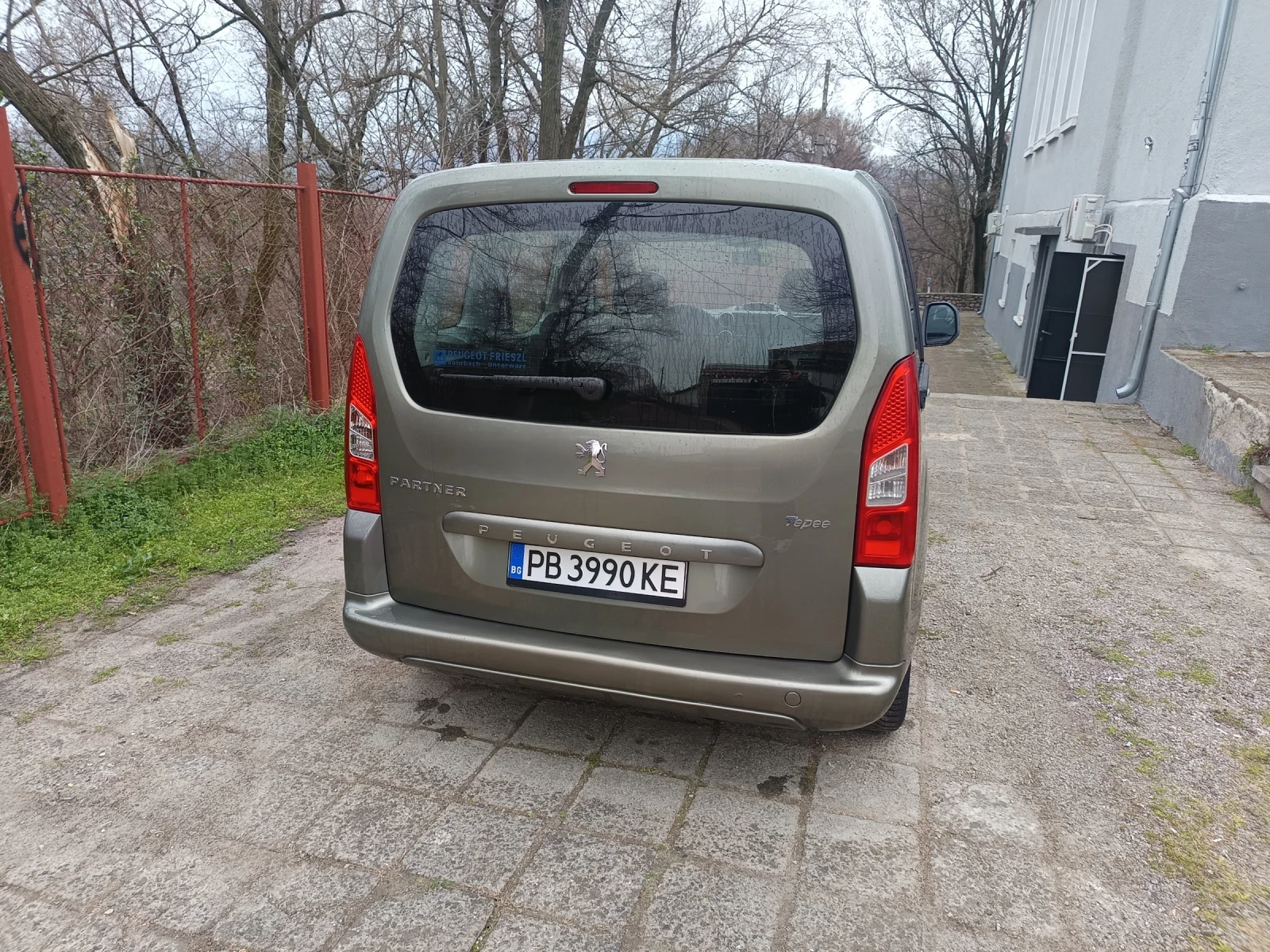 Peugeot Partner 1.6i Tepee, снимка 4 - Автомобили и джипове - 56311863