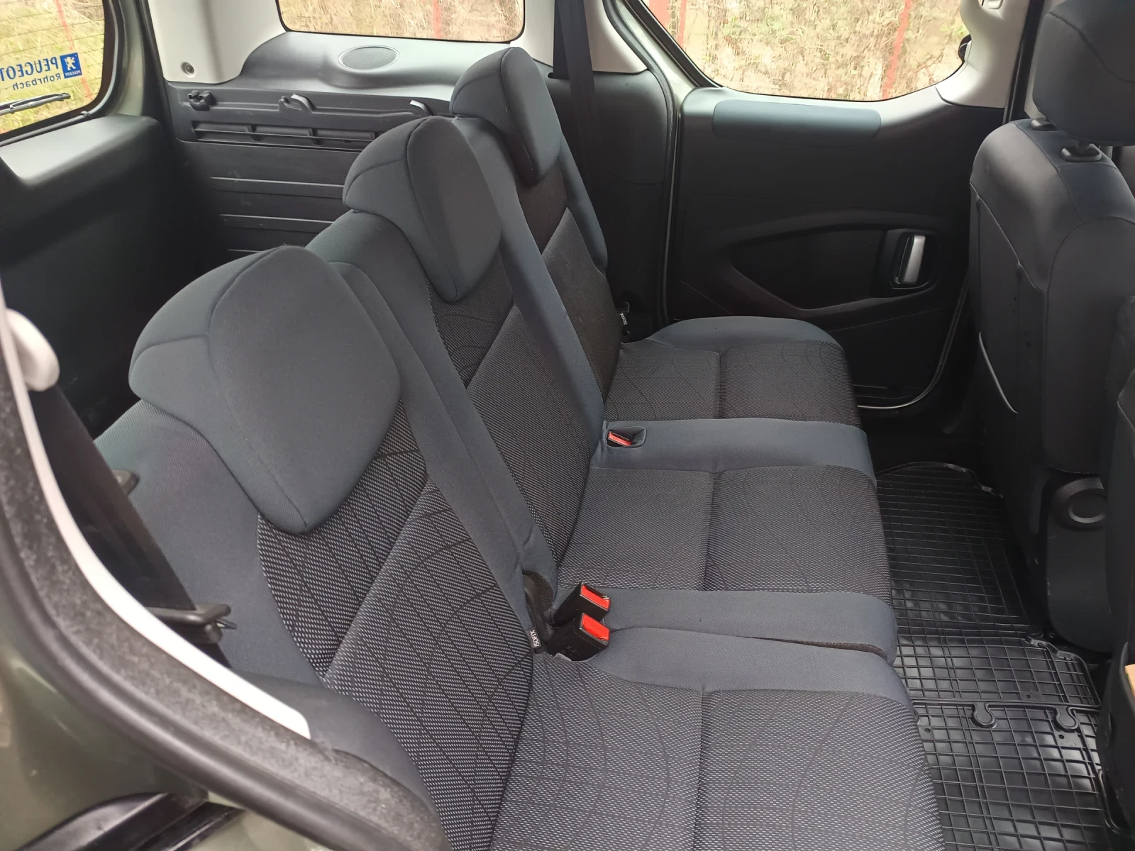 Peugeot Partner 1.6i Tepee, снимка 9 - Автомобили и джипове - 56311863
