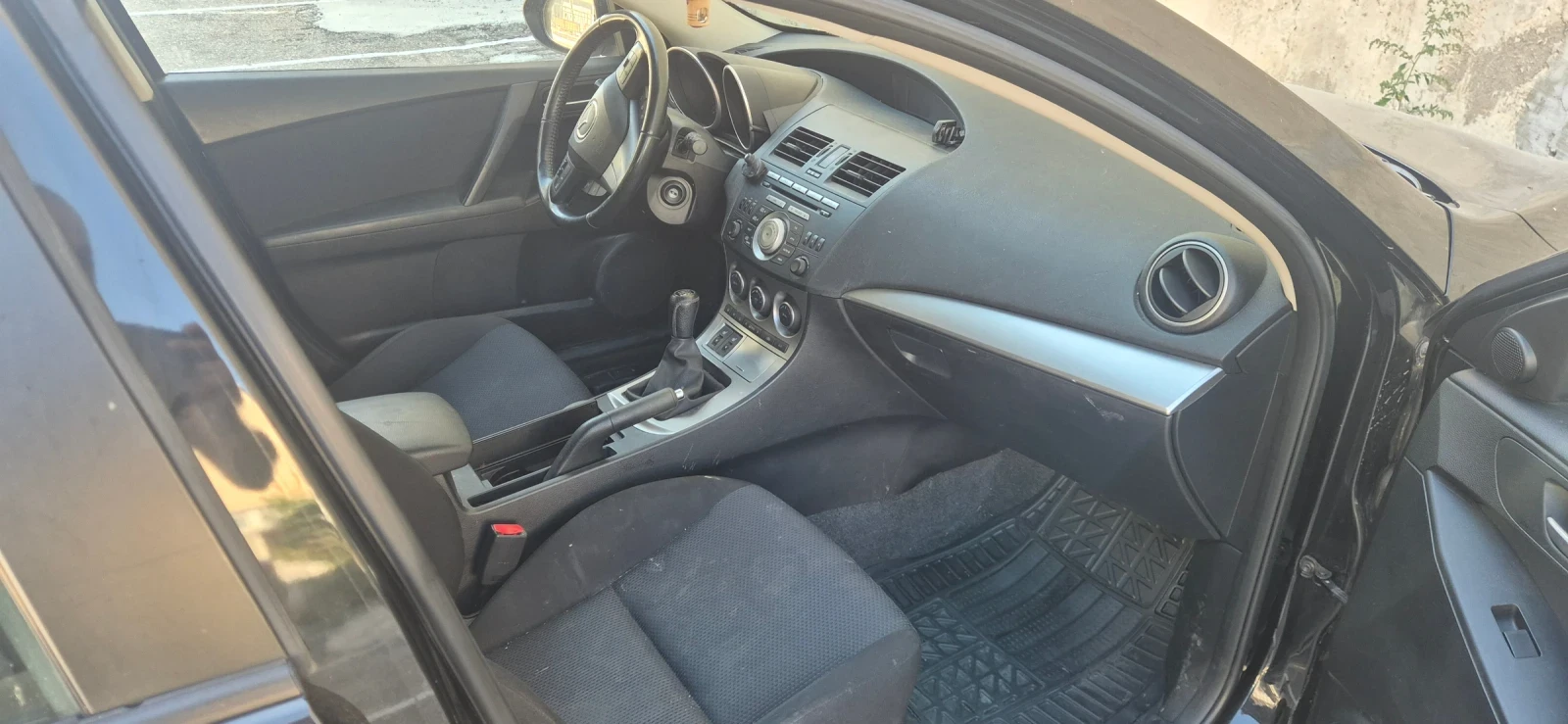 Mazda 3, снимка 4 - Автомобили и джипове - 56445515