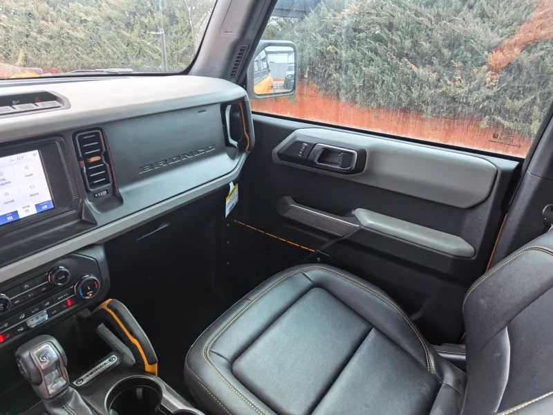 Ford Bronco 2.7, снимка 11 - Автомобили и джипове - 48910812