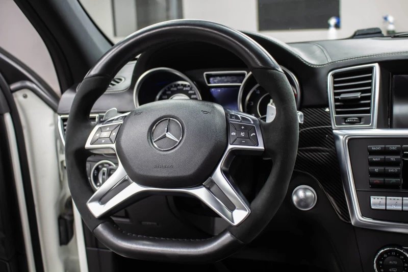 Mercedes-Benz ML 63 AMG AMG PERFORMANCE PAKAGE, снимка 12 - Автомобили и джипове - 51095089