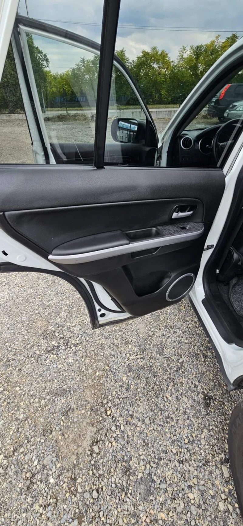 Suzuki Grand vitara, снимка 10 - Автомобили и джипове - 52657315