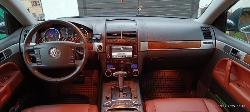 VW Touareg, снимка 14 - Автомобили и джипове - 52805020